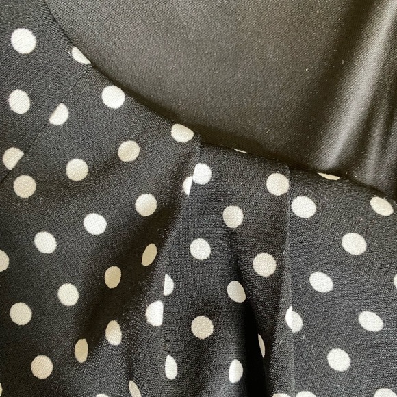 Adrianna Papell Faux Wrap‎ Cap Sleeve Polka Dot Dress with Rosette - Picture 4 of 6